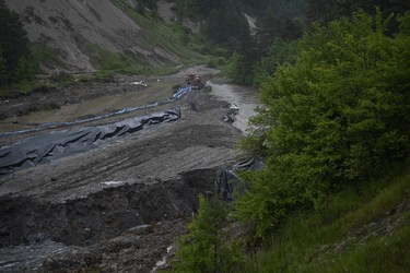 Criză ecologică în Mureș: Salinitatea rămâne ridicată în Târnava Mică, după lucrările la Praid. Stațiile de tratare nu pot fi încă deschise