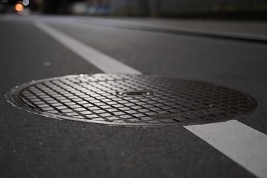 60,7% din populația rezidentă a României era conectată la sistemele de canalizare în anul 2024