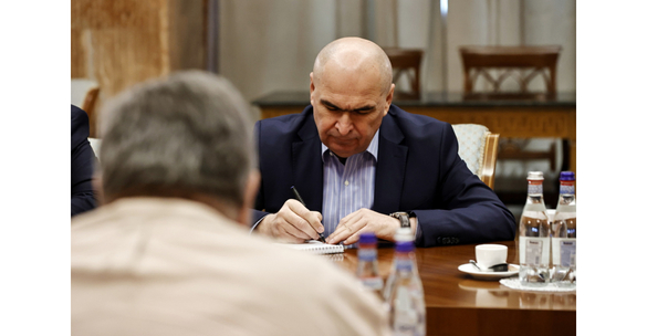 Premierul a avut consultări cu sindicatele pe măsurile de reducere a deficitului, anunțate ieri. Bolojan: Propunerile reprezentanților sindicali vor fi analizate