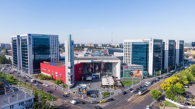 ULTIMA ORĂ VIDEO Incendiu puternic la cel mai mare mall din capitală, oamenii au fost evacuați