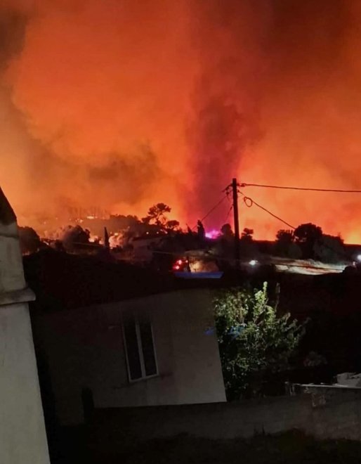 VIDEO Un nou incendiu în cea de-a doua mare insulă a Greciei. Pompierii fac progrese în Creta