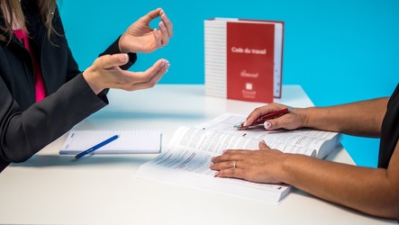 Fosta directoare HR a AROBS, concediată cu argumentul că LinkedIn este mai ieftin, a câștigat definitiv procesul