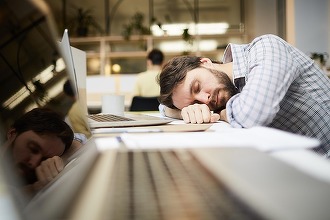 România are cea mai mică proporție de angajați la stat din UE. Problema e calitatea. După 20 de ani de “reforme”, apare un stat mic care refuză să se lase curățat