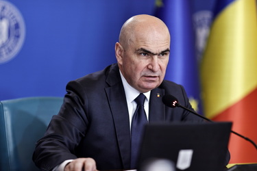 Bolojan, primarilor de orașe: Pregătim al doilea pachet de măsuri, cu reforma administrației publice. Ținte: reducerea cheltuielilor cu personalul, încasarea impozitelor, eficiență 