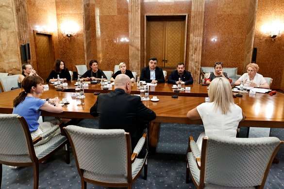 FOTO Bolojan, discuții cu magistrații despre pensiile speciale: Reforma ține cont de echitate, normalitate și eficiență, precum și de realitățile bugetare