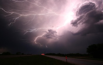 Alertă meteo - Vine un ciclon mediteranean activ. Și România va fi afectată