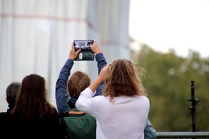 ULTIMA ORĂ Zeci de turiști riscă să fie dați afară din hotel deși au plătit. Unul din cei mai vechi touroperatori din România, acuzat că nu a plătit colaboratorii. ANAT: Sfătuim turiștii care au cumpărat de la ei să nu mai plece în vacanță!