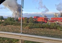 ULTIMA ORĂ VIDEO Incendiu la Kronospan Sebeș. A fost activat Planul roșu de intervenție. Mai multe persoane rănite