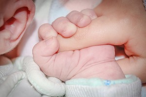Sporul natural al populației României rămâne negativ