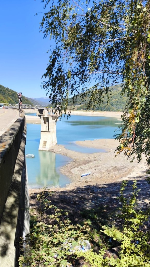 Barajul Paltinu - cel mai scăzut coeficient de umplere din ultimii 6 ani FOTO