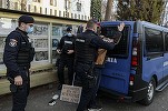 Mii de jandarmi, somați să dea înapoi o parte din salarii