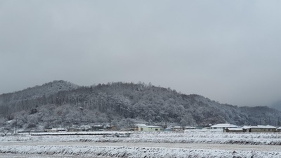 Alertă în București după atenționarea meteo. Șantierele, semafoarele și panourile publicitare sunt verificate