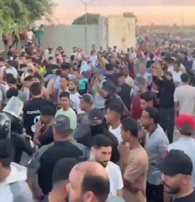 Localnicii au luat cu asalt un  complex chimic gigant din Tunisia VIDEO