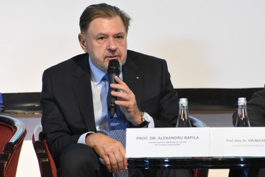 VIDEO Trebuie plătite exclusiv serviciile medicale. Alexandru Rafila, președintele Comisiei pentru sănătate din Camera Deputaților: Sunt spitale în care medicii de gardă dorm foarte liniștiți și primesc salarii mai mari decât la un spital de urgență din  