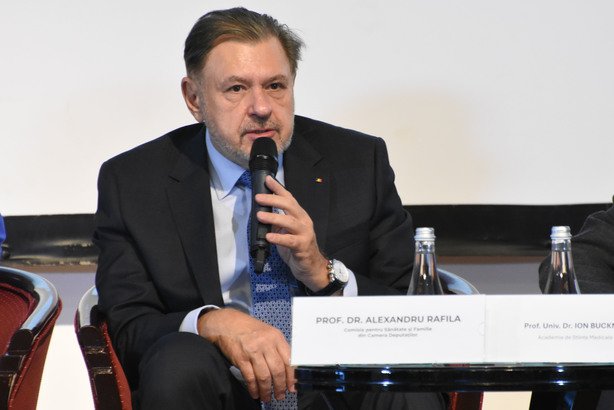 VIDEO Trebuie plătite exclusiv serviciile medicale. Alexandru Rafila, președintele Comisiei pentru sănătate din Camera Deputaților: Sunt spitale în care medicii de gardă dorm foarte liniștiți și primesc salarii mai mari decât la un spital de urgență din  
