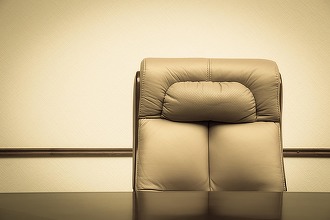 Limită pregătită pentru ocuparea fără concurs a fotoliilor de șefi în sistemul bugetar