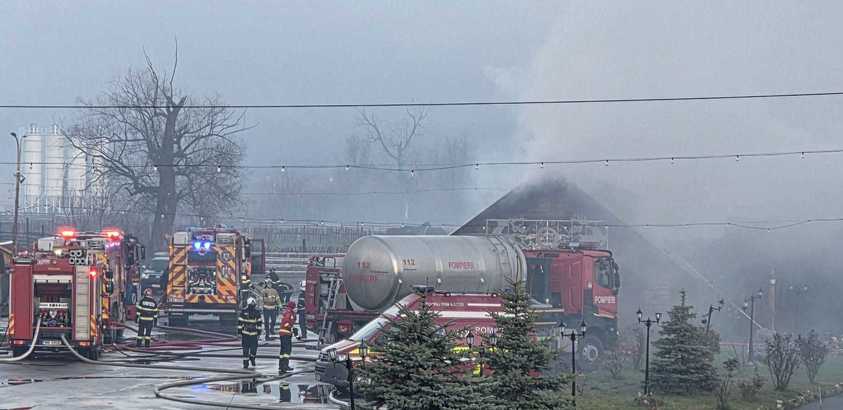 Incendiu la o pensiune din Gura Humorului. O persoană a murit  FOTO