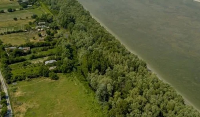 ULTIMA ORĂ Localitate din județul Tulcea, evacuată după ce o navă cu 4.000 de tone de GPL a fost lovită de dronă