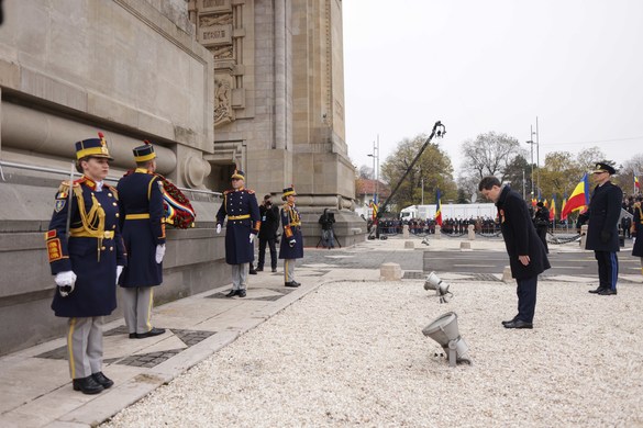Imagini spectaculoase - 3.000 militari, inclusiv străini, pe sub Arcul de Triumf FOTO&VIDEO
