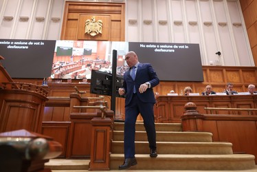 VIDEO&FOTO Bolojan, mesaj tranșant la angajarea răspunderii privind pensiile magistraților: Nicăieri nu există pensionari la 48-50 de ani și pensie cât ultimul salariu. Oamenii care lucrează în schimburi, care se duc autobuzele la serviciu, care țin benzi