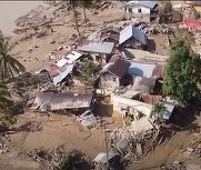 Peste 1.000 persoane au murit în inundațiile din Indonezia
