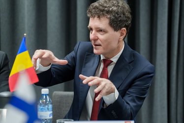 Nicușor Dan se inspiră din modelul de apărare finlandez FOTO