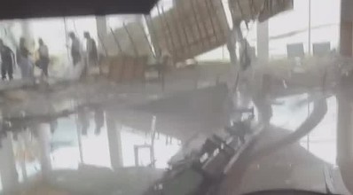  Imagini cu tavanul prăbușit în piscină la Hilton Sibiu VIDEO