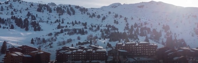 VIDEO Incendiu la un hotel celebru din stațiunea de schi Courchevel