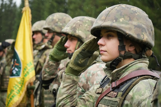Carieră în Armata Română: Ghid complet despre salarii și procedurile de recrutare actuale