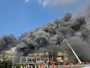 14 decese și mai multe zeci de răniți într-un incendiu la o fabrică coreeană de piese auto 