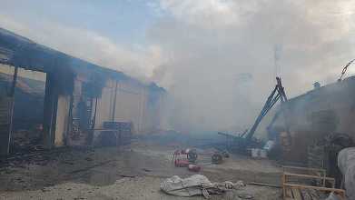 Incendiu la o fabrică de cherestea din Bacău