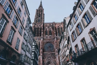 VIDEO Un tramvai a intrat într-un zid al gării din Strasbourg