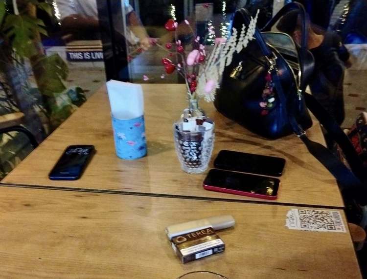 FOTO Desant în restaurantele din București după fumători în spații închise