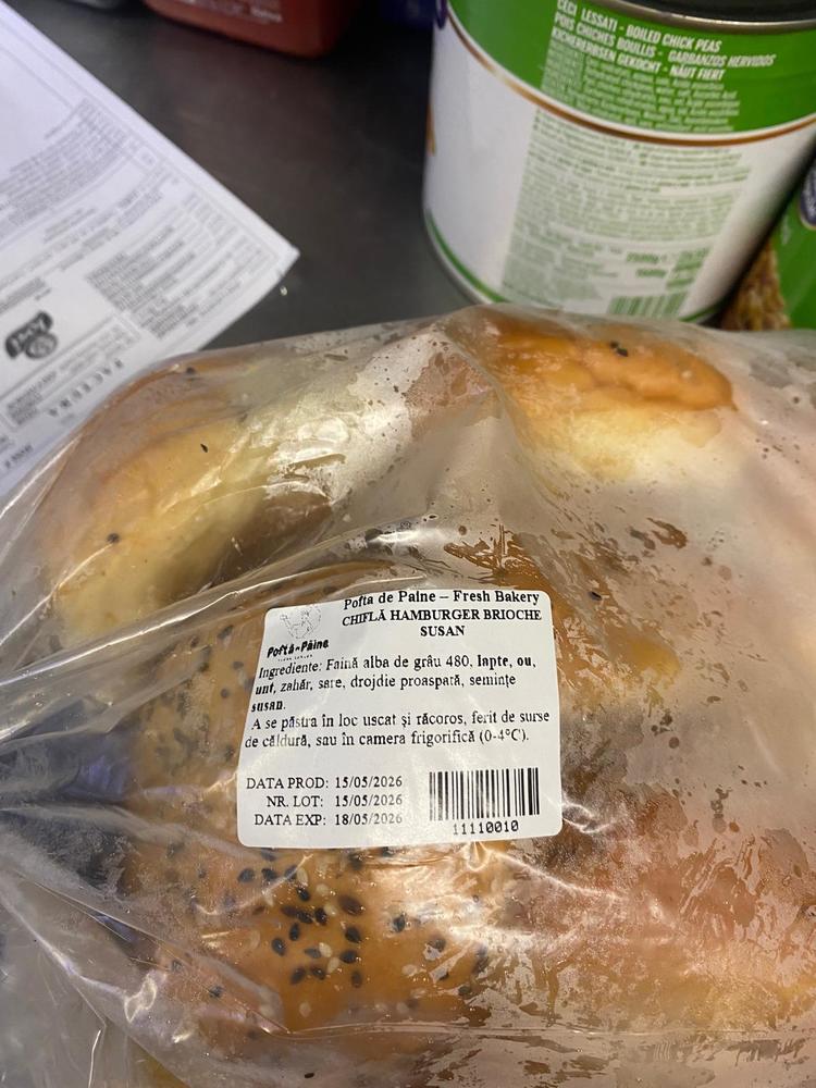 FOTO Cantina unei școli private din Ilfov, închisă după descoperirea unor alimente expirate