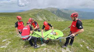 Salvamontul a intervenit pentru recuperarea mai multor persoane accidentate care participau la un concurs de alergare montană