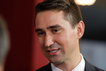 EXCLUSIV Poșta: Dăm afară vreo 2.000 angajați dacă vrem rapid mai mult profit, cum cere Guvernul. Plan în care nu credem, dar am fost forțați să-l facem, este antibusiness. N-ar fi mai bine să ne extindem în afara țării sau să câștigăm cotă de piață?