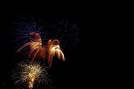 VIDEO Explozie la o fabrică de artificii și blocuri avariate, în Malta