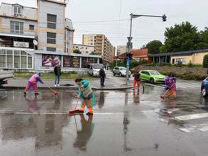 VIDEO&FOTO Străzi sub ape în Craiova. Au căzut peste 100 de litri pe metru pătrat
