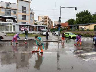 VIDEO&FOTO Străzi sub ape în Craiova. Au căzut peste 100 de litri pe metru pătrat