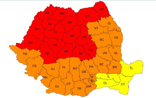 HARTA  Jumătate de țară intră de duminică dimineață sub cod roșu de temperaturi extreme, care vor ajunge până la 40 de grade. De luni, codul roșu se extinde în cea mai mare parte a țării 