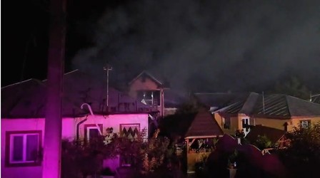 Patru case din Prahova în flăcări, de la un cablu electric defect