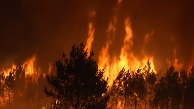VIDEO  ”Incendiu XXL” a distrus peste 50 de case și un camping în Franța. Șase pompieri spitalizați