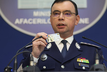 EXCLUSIV Decizie pentru cartea electronică de identitate. De ce buletinele cu cip vor mai fi eliberate gratuit, cu bani din PNRR, până pe 29 august. Guvernul nu are încă bani prevăzuți după PNRR pentru eliberarea gratuită a primului buletin 