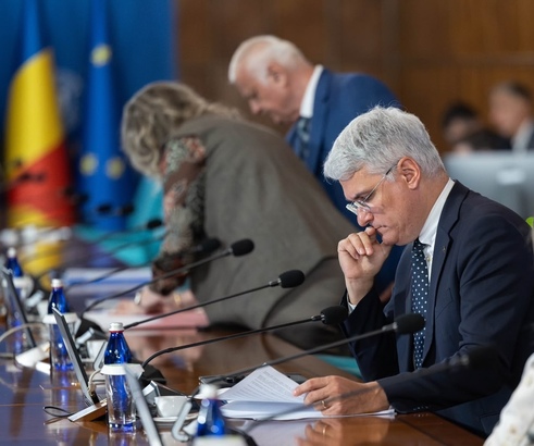 Ministrul Muncii dezvăluie că a primit ”în plic” noile salarii majorate pentru demnitari - stabilite de partide