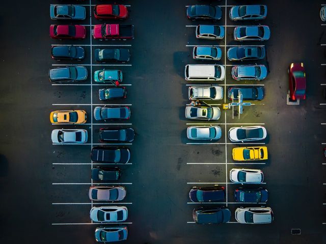 Imagine asociată subiectului: Protest la Arad al unor clienți păgubiți de un dealer auto
