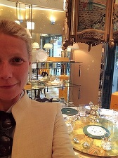 O iurtă de 8.300 de dolari și un pandantiv de 6.850 de dolari, printre cadourile de Crăciun propuse de Gwyneth Paltrow