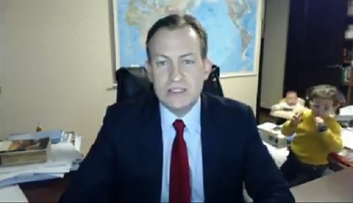 VIDEO Incident amuzant în timpul unui interviu live la BBC: Un analist politic a fost întrerupt de copiii lui