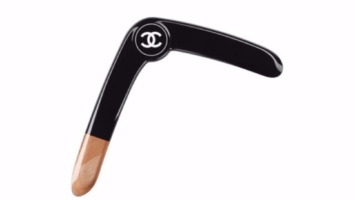 Casa Chanel, criticată de internauți, după ce a lansat un bumerang care este vândut online cu aproape 2.000 de dolari