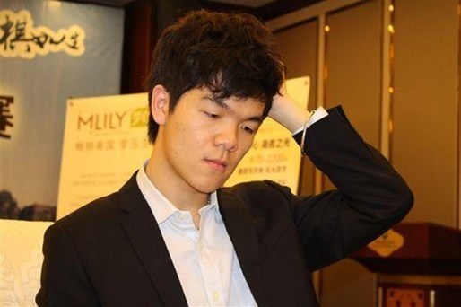 Programul informatic Alpha Go l-a învins pentru a doua oară pe Ke Jie,liderul clasamentului mondial al jucătorilor de Go