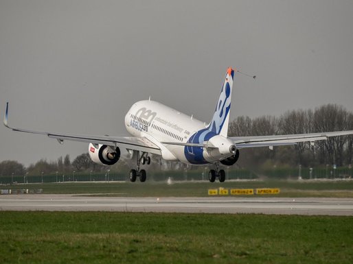 FOTO Airbus a prezentat un avion privat inspirat de mașinile decapotabile